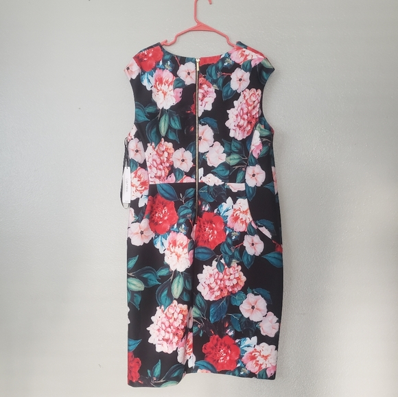NWT Plus Calvin Klein Floral V-Neck Scuba Dress - Picture 2 of 8